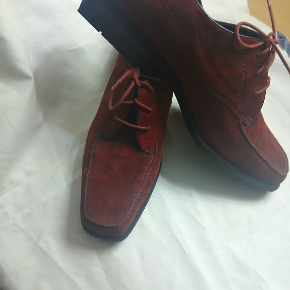 Hush Puppies - Women's 10M  Suede Tie Up- Bucks